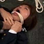 女子校生監禁・脱糞 絶望に耐えながら…。2 仲村はるか 首絞めシーン